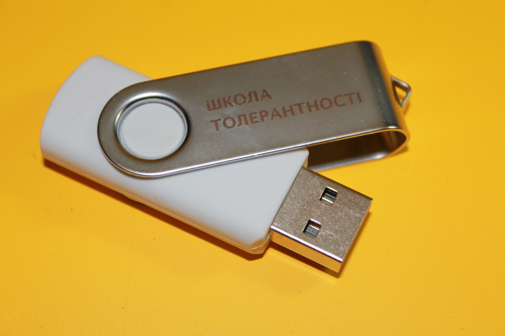 Нанесение логотипа на флешки Харьков